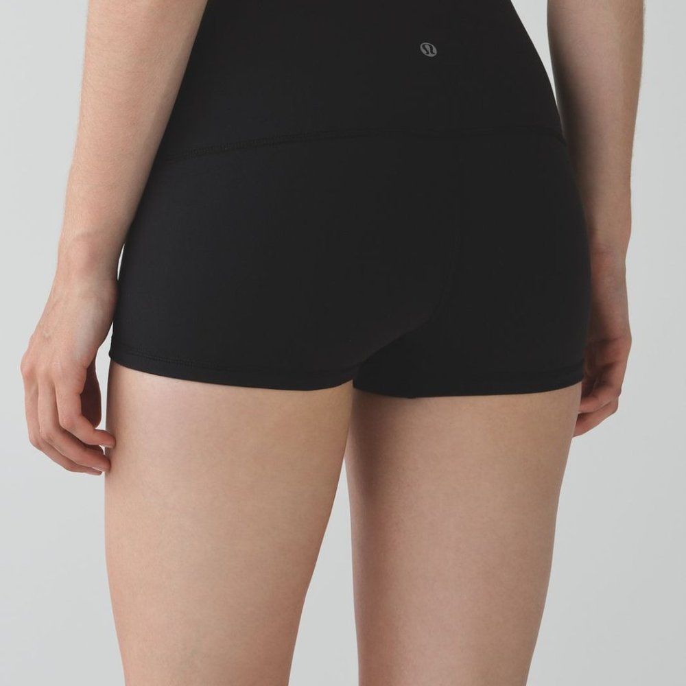 Lululemon Boogie(?) Shorts - Size 10
